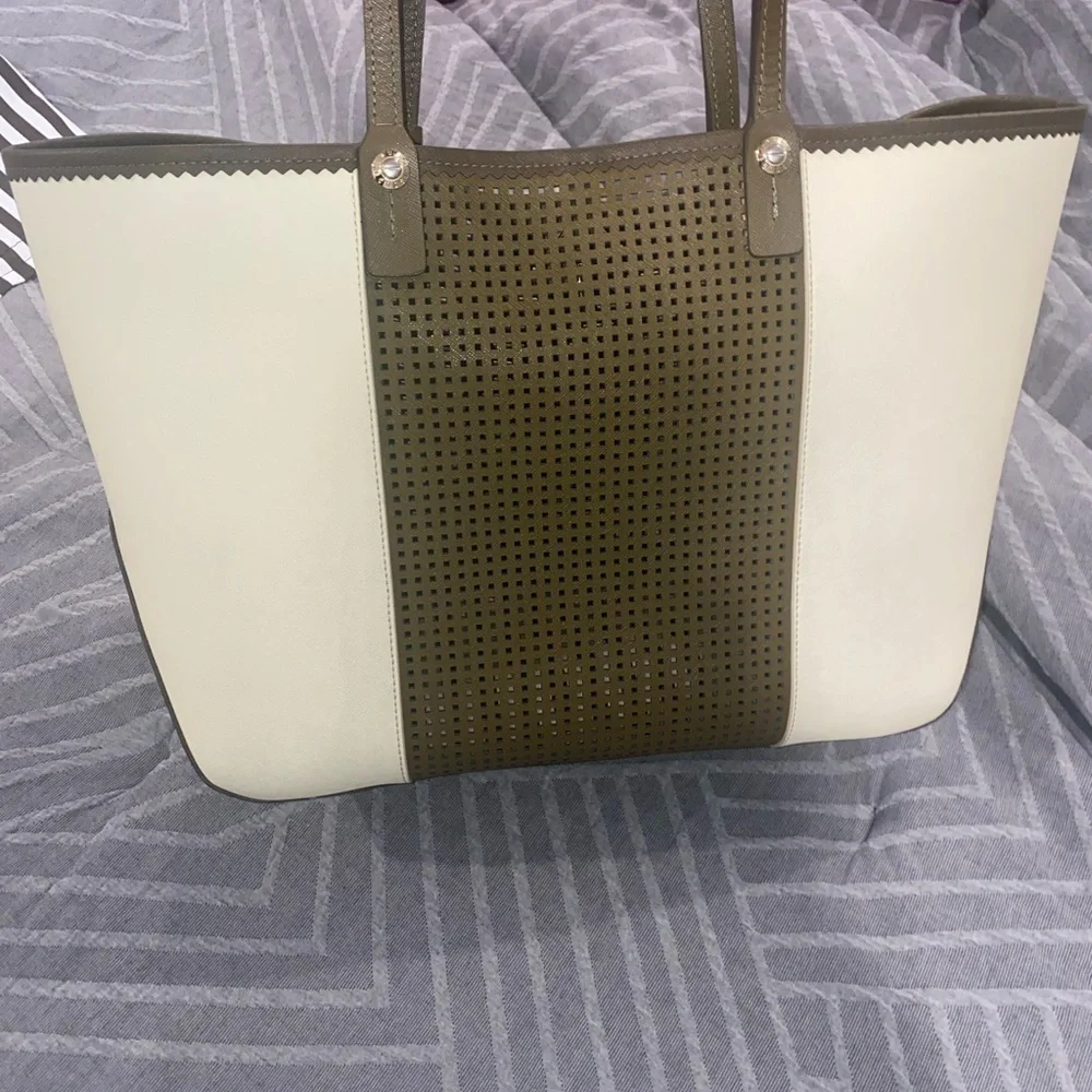 🪐Rare Henri Bendel W 57th perforated tote